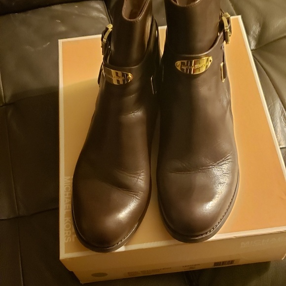 Boots - Picture 2 of 3